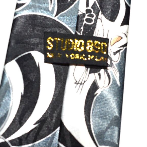 Studio 880 Vintage 1990's Pepe le Pew Love Is In The Air Silk Tie - Picture 3 of 3